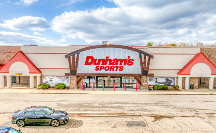 Pictures of Retail property located at 2350 Lincoln Way E, Massillon, OH 44646 for sales - image #1