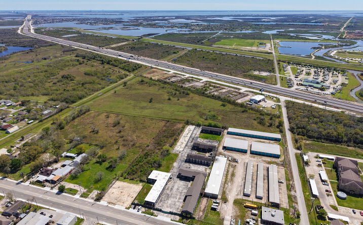 Pictures of Multifamily property located at 1727 Main St, La Marque, TX 77568 for sales - image #1
