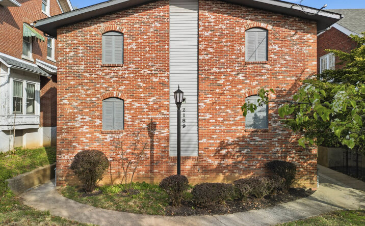 Pictures of Multifamily property located at 2189 Baringer Ave, Louisville, KY 40204 for sales - image #1