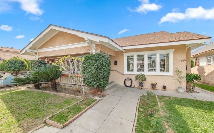 Pictures of Multifamily property located at 406 E Walnut, Santa Ana, CA 92701 for sales - image #1
