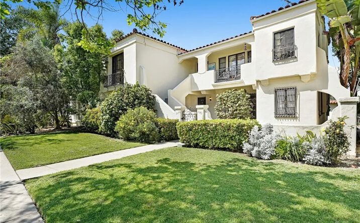 Pictures of Multifamily property located at 1071 S Crescent Heights Boulevard, Los Angeles, CA 90035 for sales - image #1
