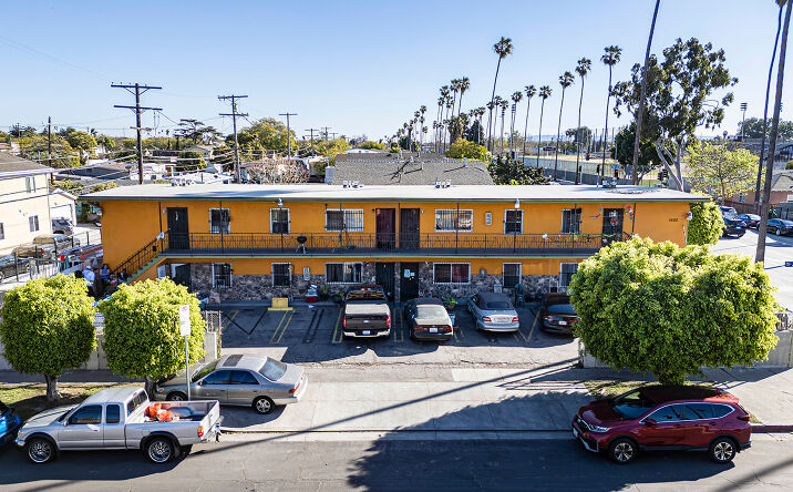 Pictures of Multifamily property located at 7500 S Avalon Blvd, Los Angeles, CA 90003 for sales - image #1