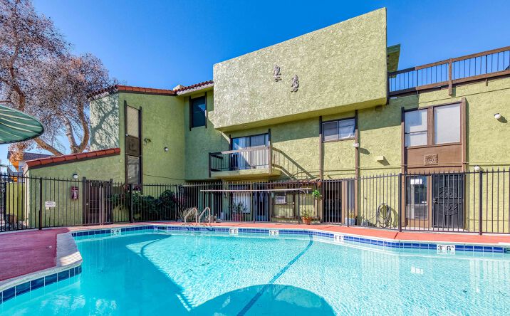 Pictures of Multifamily property located at 711 E Twain Ave, Las Vegas, NV 89169 for sales - image #1