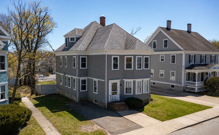 Pictures of Multifamily property located at 5 Lothrop St, Plymouth, MA 02360 for sales - image #1