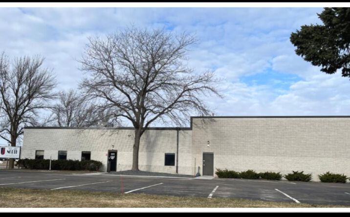 Pictures of Office, Industrial property located at 21475 Heath Ave, Lakeville, MN 55044 for sales - image #1