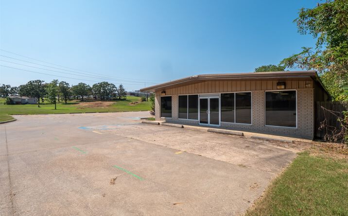Pictures of Mixed Use, Office property located at 1101 N Strong Avenue, McAlester, OK 74501 for sales - image #1