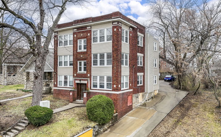 Pictures of Multifamily property located at 4226 Locust St, Kansas City, MO 64110 for sales - image #1