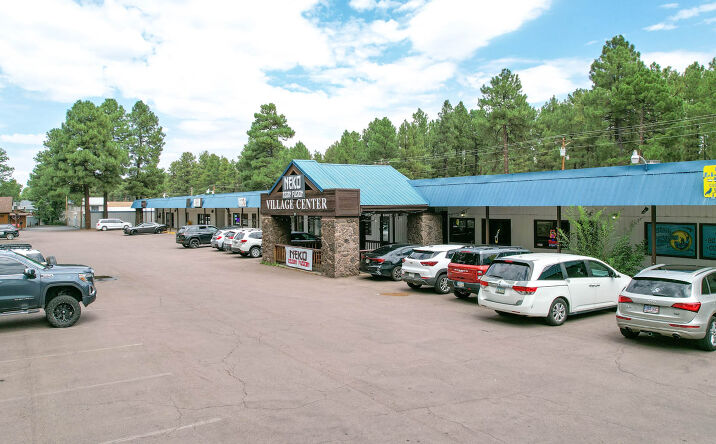 Pictures of Retail property located at 674 E White Mountain Blvd, Pinetop-Lakeside, AZ 85935 for sales - image #1