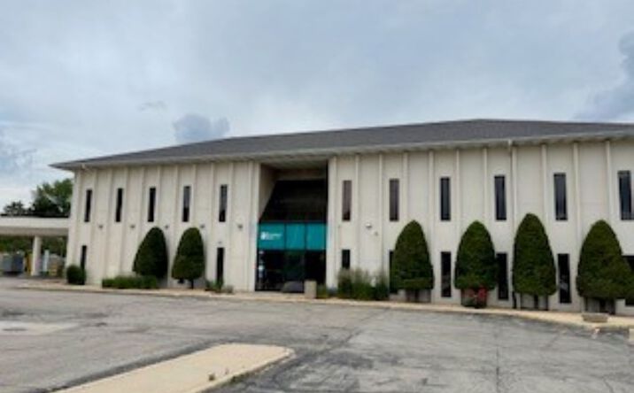 Pictures of Office property located at 913 S 4th St, DeKalb, IL 60115 for sales - image #1