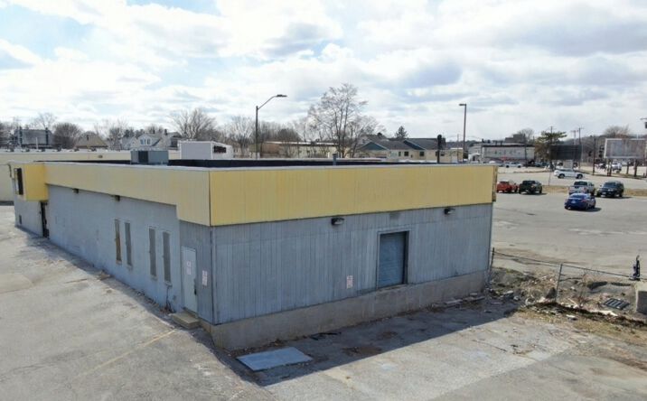 Pictures of Retail property located at 464 Waverly St, Framingham, MA 01702 for sales - image #1