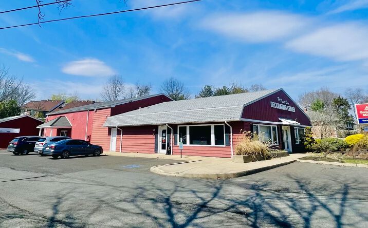 Pictures of Retail property located at 4018 Quakerbridge Rd, Lawrence Township, NJ 08619 for sales - image #1