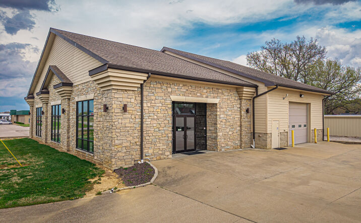 Pictures of Mixed Use, Office, Retail property located at 5422 Covert Ct, Newburgh, IN 47630, 10788 IN-662, Newburgh, IN 47630 for sales - image #1