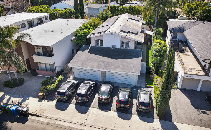 Pictures of Multifamily property located at 14722 Magnolia Blvd, Los Angeles, CA 91403 for sales - image #1