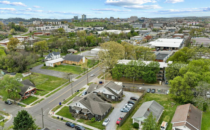 Pictures of Multifamily property located at 1923 McCalla Ave, Knoxville, TN 37915 for sales - image #1