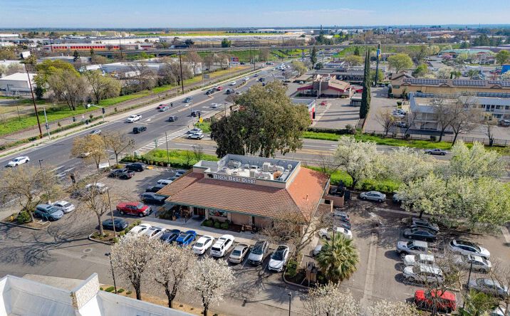 Pictures of Retail property located at 1530 E Main St, Woodland, CA 95776 for sales - image #1