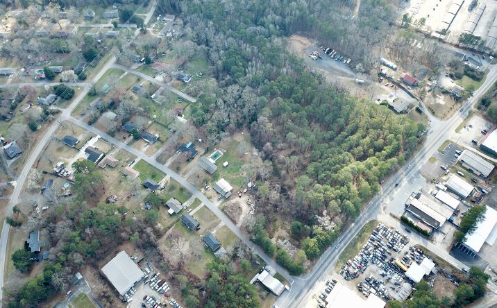 Pictures of Land property located at 10891 Veterans Memorial Hwy, Lithia Springs, GA 30122 for sales - image #1