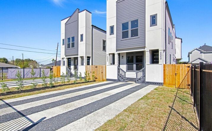 Pictures of Multifamily property located at 4805 Paula St, Houston, TX 77033 for sales - image #1