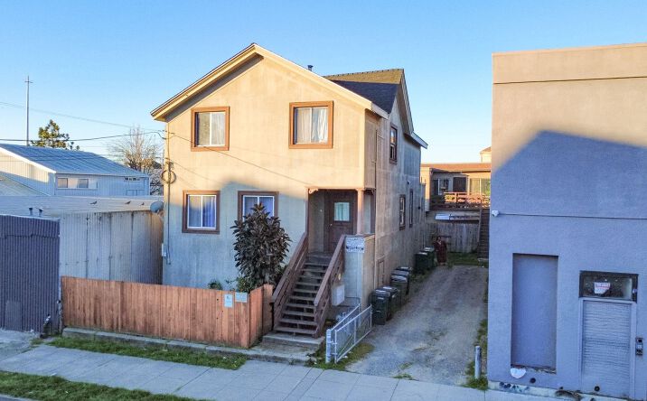 Pictures of Multifamily property located at 515 E 11th St, Oakland, CA 94606 for sales - image #1
