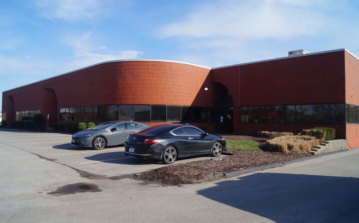 Pictures of Mixed Use, Office property located at 13712 Shoreline Ct E, Earth City, MO 63045 for sales - image #1