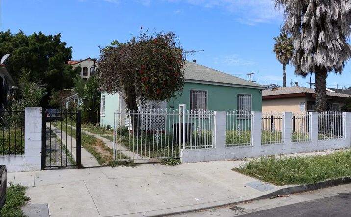 Pictures of Multifamily property located at 6023 11th Avenue, Los Angeles, CA 90043 for sales - image #1