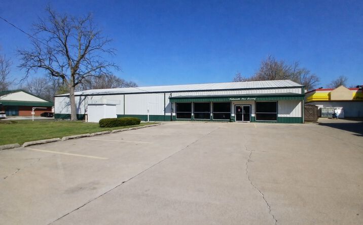Pictures of Industrial property located at 344 E MORTON Avenue, Jacksonville, IL 62650 for sales - image #1