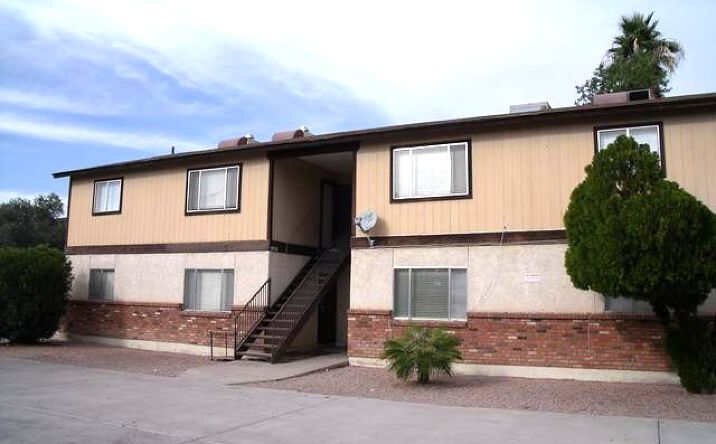 Pictures of Multifamily property located at 2020 N Hunt Cir, Mesa, AZ 85203 for sales - image #1