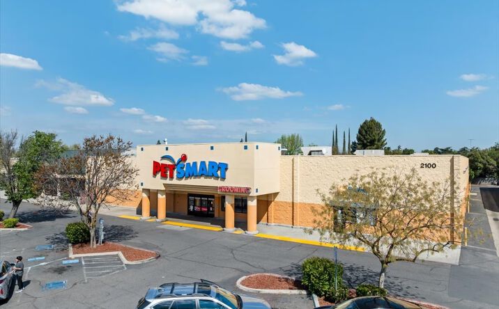 Pictures of Retail property located at 2100 McHenry Ave, Modesto, CA 95350 for sales - image #1