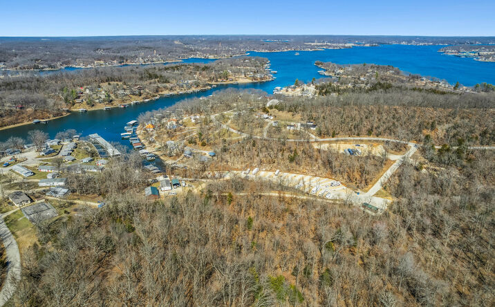 Pictures of Multifamily property located at 200 Northview Rd, Sunrise Beach, MO 65079 for sales - image #1