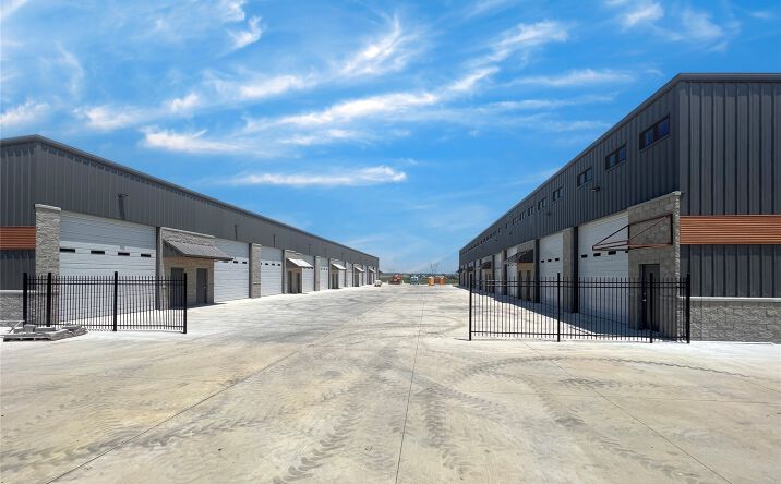 Pictures of Industrial property located at 16571 S Broadway Street W C1, Glenpool, OK 74033 for sales - image #1