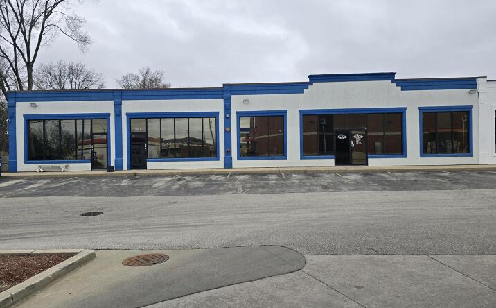 Pictures of Retail property located at 430 Swift Road A, Addison, IL 60101 for sales - image #1