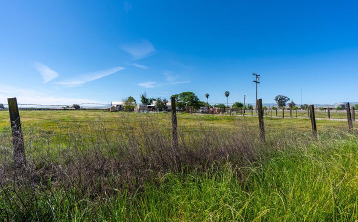 Pictures of Land property located at 23429 Highway 152, Los Banos, CA 93635 for sales - image #1