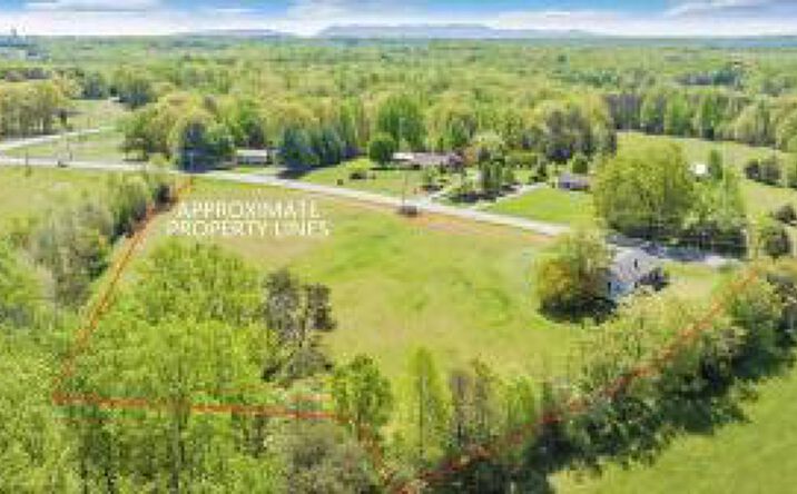 Pictures of Multifamily property located at 15723 Moneta Rd, Moneta, VA 24121 for sales - image #1