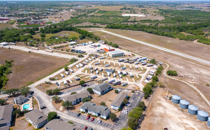 Pictures of Mobile Home Park, Multifamily property located at 304 Freeny Dr, Kenedy, TX 78119 for sales - image #1