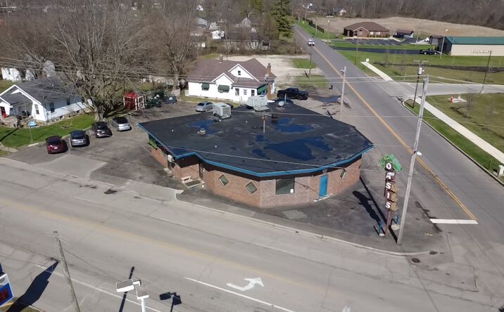 Pictures of Retail property located at 1811 S Burlington Dr, Muncie, IN 47302 for sales - image #1