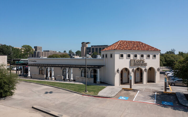 Pictures of Office property located at 17030 Red Oak Dr, Houston, TX 77090 for sales - image #1