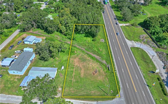 Pictures of Land property located at 110 Franklin St, Bowling Green, FL 33834 for sales - image #1