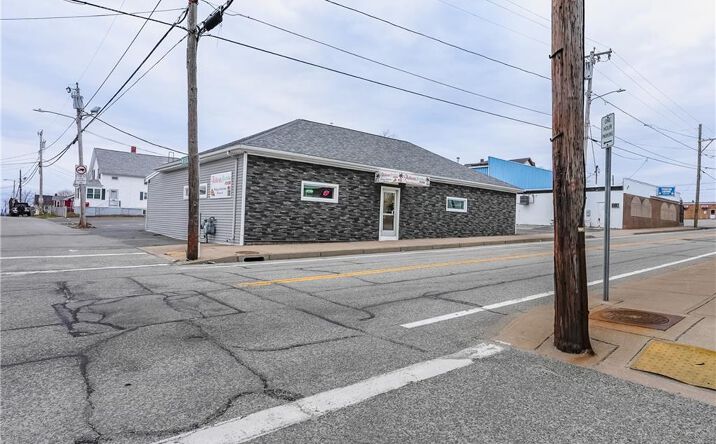Pictures of Retail, Mixed Use, Office, Land, Multifamily property located at 77 Main Road, Tiverton, RI 02878 for sales - image #1