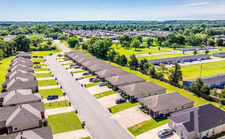 Pictures of Multifamily property located at 2125 Rosemary Dr, Conway, AR 72034 for sales - image #1