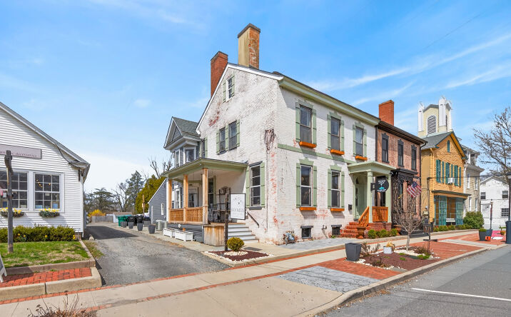 Pictures of Retail property located at 22 S Main St, Allentown, NJ 08501 for sales - image #1