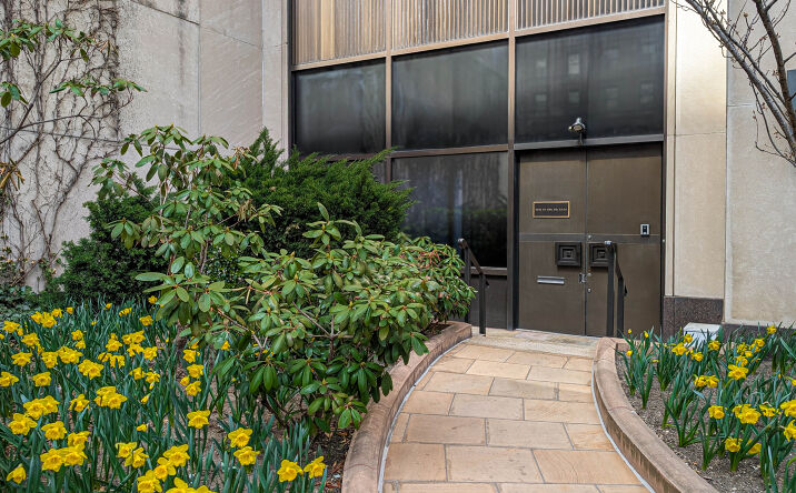 Pictures of Office property located at 900 Park Ave, New York, NY 10075 for sales - image #1