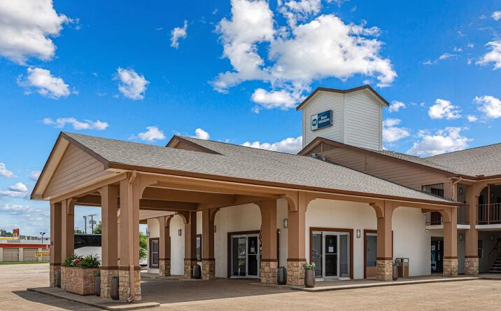 Pictures of Hospitality property located at 2251 N Trade Days Blvd, Canton, TX 75103 for sales - image #1