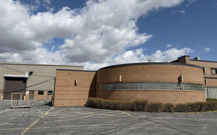 Pictures of Industrial property located at 900 Lima Ave, Findlay, OH 45840 for sales - image #1