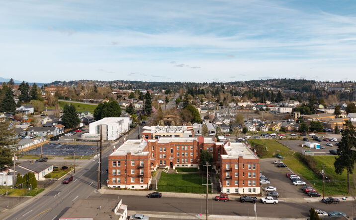 Pictures of Multifamily property located at 834 Dr ML King Wy, Bremerton, WA 98337 for sales - image #1