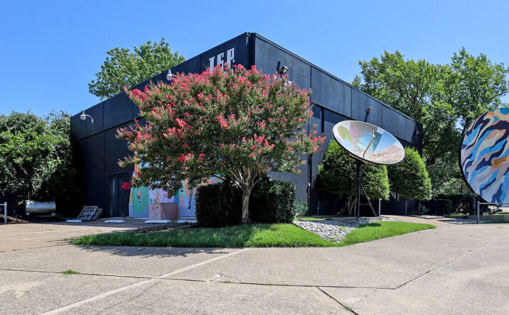 Pictures of Industrial property located at 1957 E Irving Blvd., Irving, TX 75060 for sales - image #1