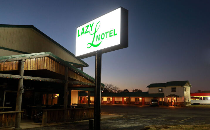 image of property at 1121 S SAM HOUSTON BLVD Houston MO 65483-2041