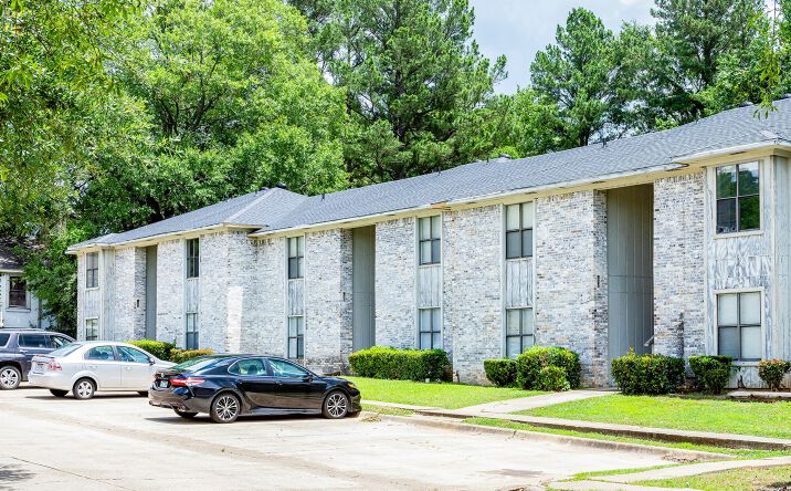 Pictures of Multifamily property located at 1485 Country Club Rd, Camden, AR 71701 for sales - image #1