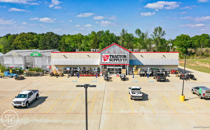 Pictures of Retail property located at 716 N Hill St, Tatum, TX 75691 for sales - image #1