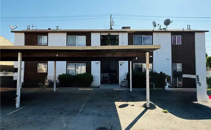 Pictures of Multifamily property located at 326 Stephens, Bakersfield, CA 93304 for sales - image #1
