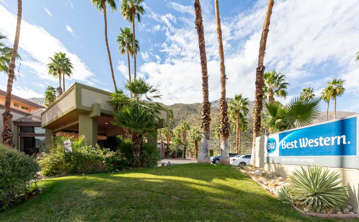 Pictures of Hospitality property located at 1633 S Palm Canyon Dr, Palm Springs, CA 92264 for sales - image #1
