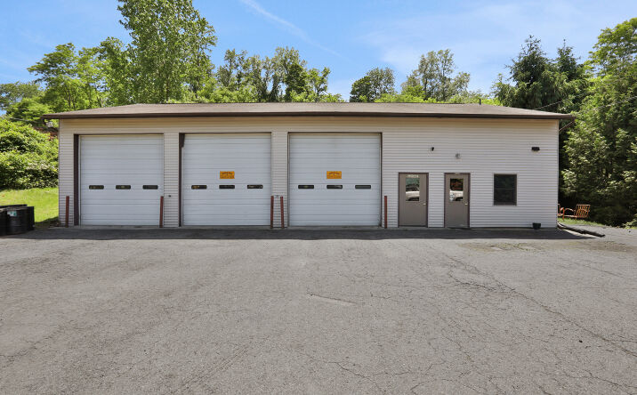 Pictures of Industrial property located at 16 Sloop Hill Rd, New Windsor, NY 12553 for sales - image #1